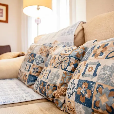A Classic Peaceful Space Apartment *